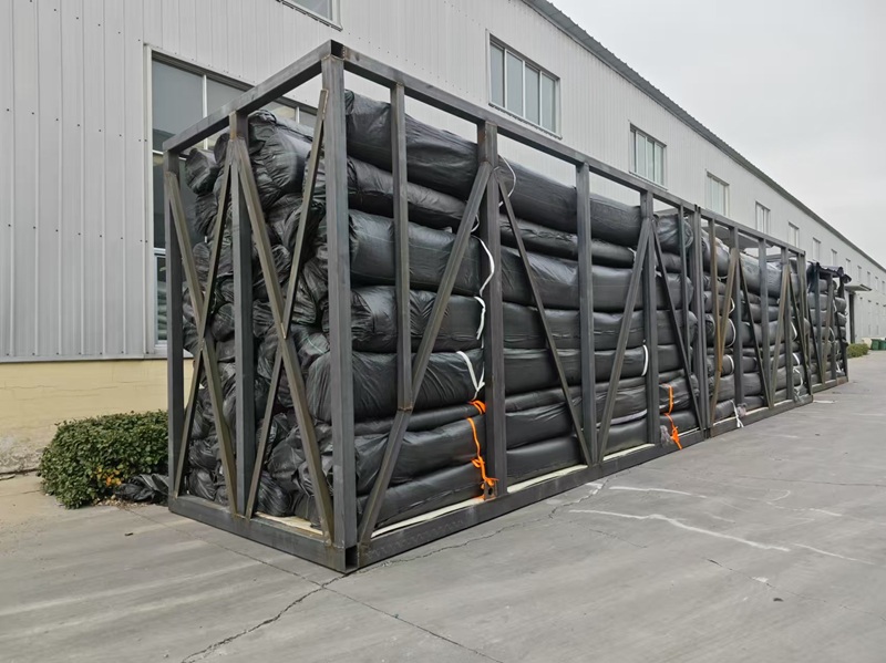 Protective wrapping for geomembranes*