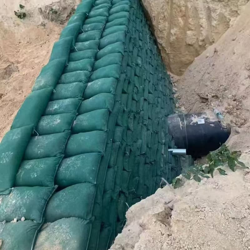 Geotextile bags for retaining walls